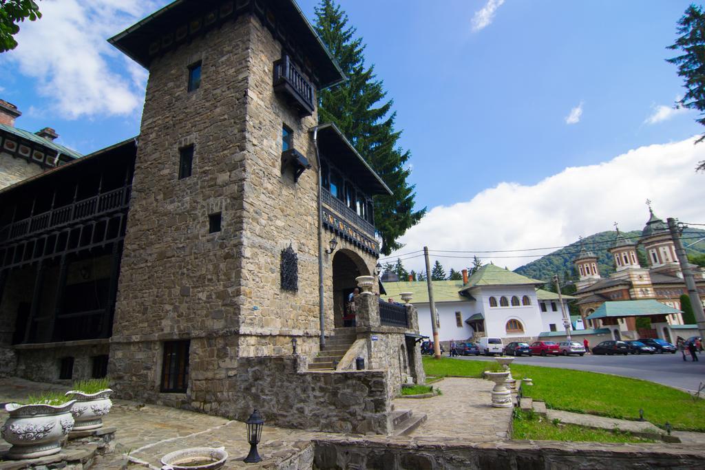 Casa Cu Farfurii Hotel Sinaia Buitenkant foto