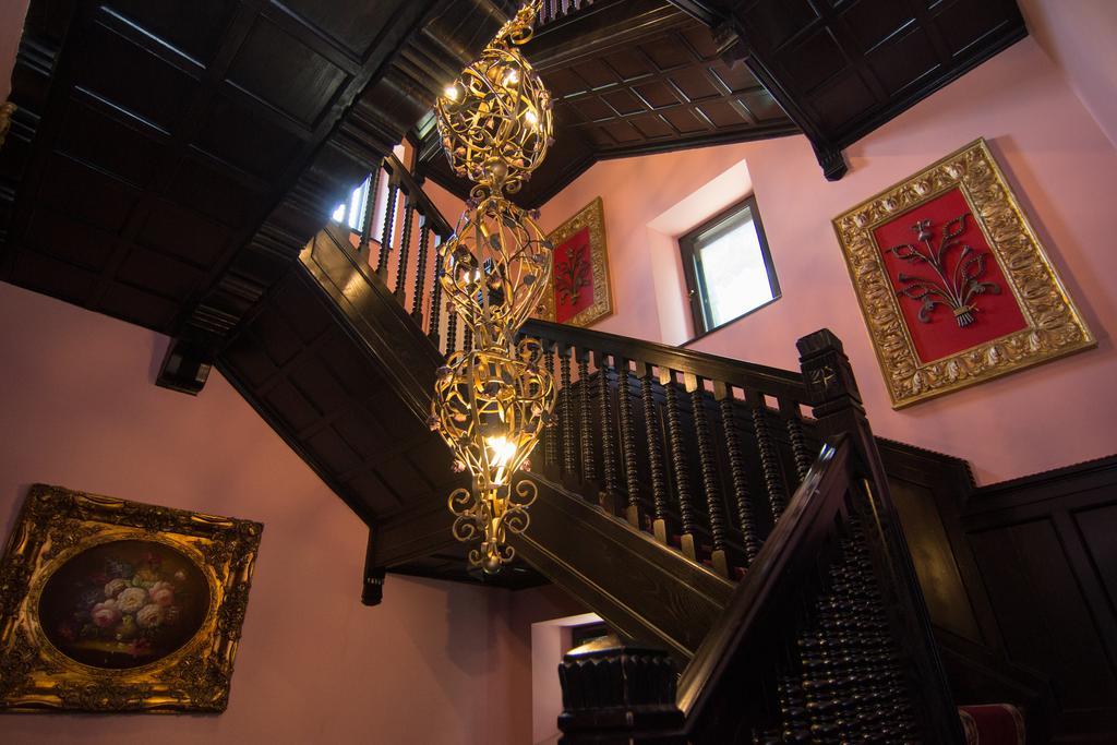Casa Cu Farfurii Hotel Sinaia Buitenkant foto